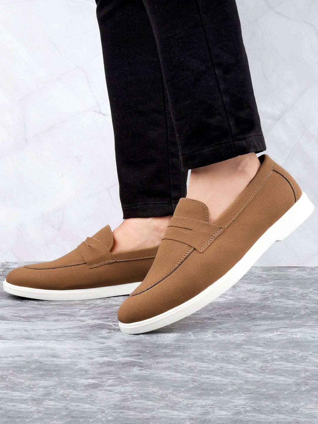 

Bxxy Men solid PU Round Toe Slip-On Sneakers, Khaki