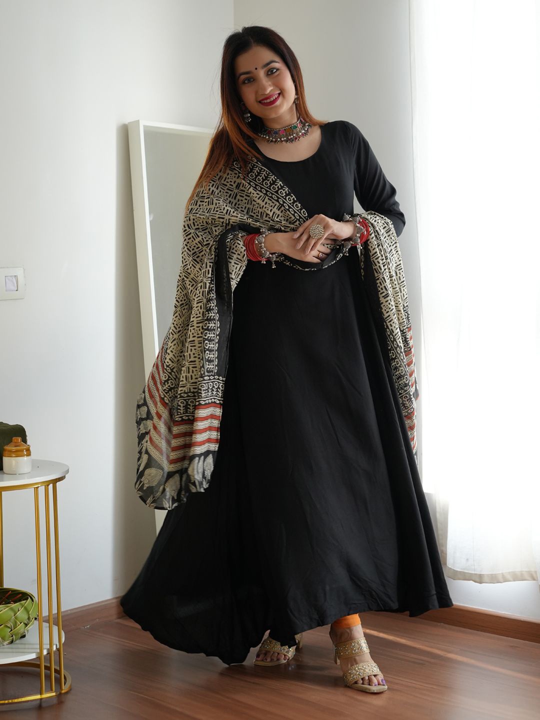 

Janasya Round Neck Anarkali Kurta with Dupatta, Black