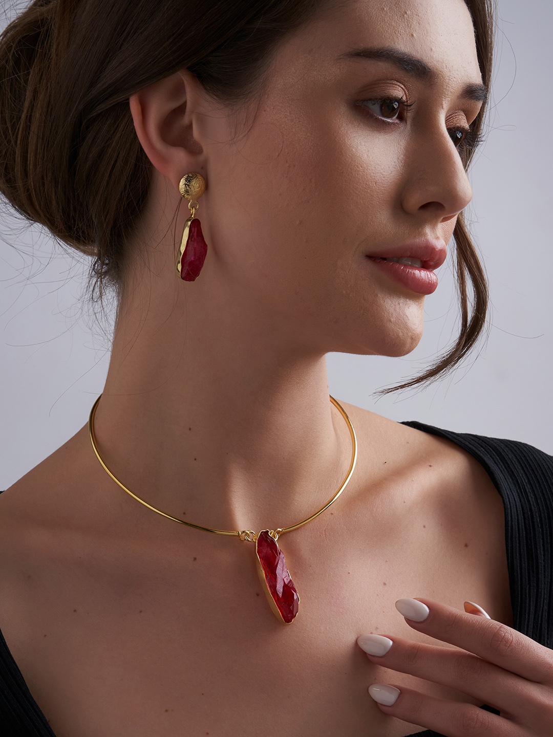 

Niska Gold-Plated Quartz-Studded Jewellery Set