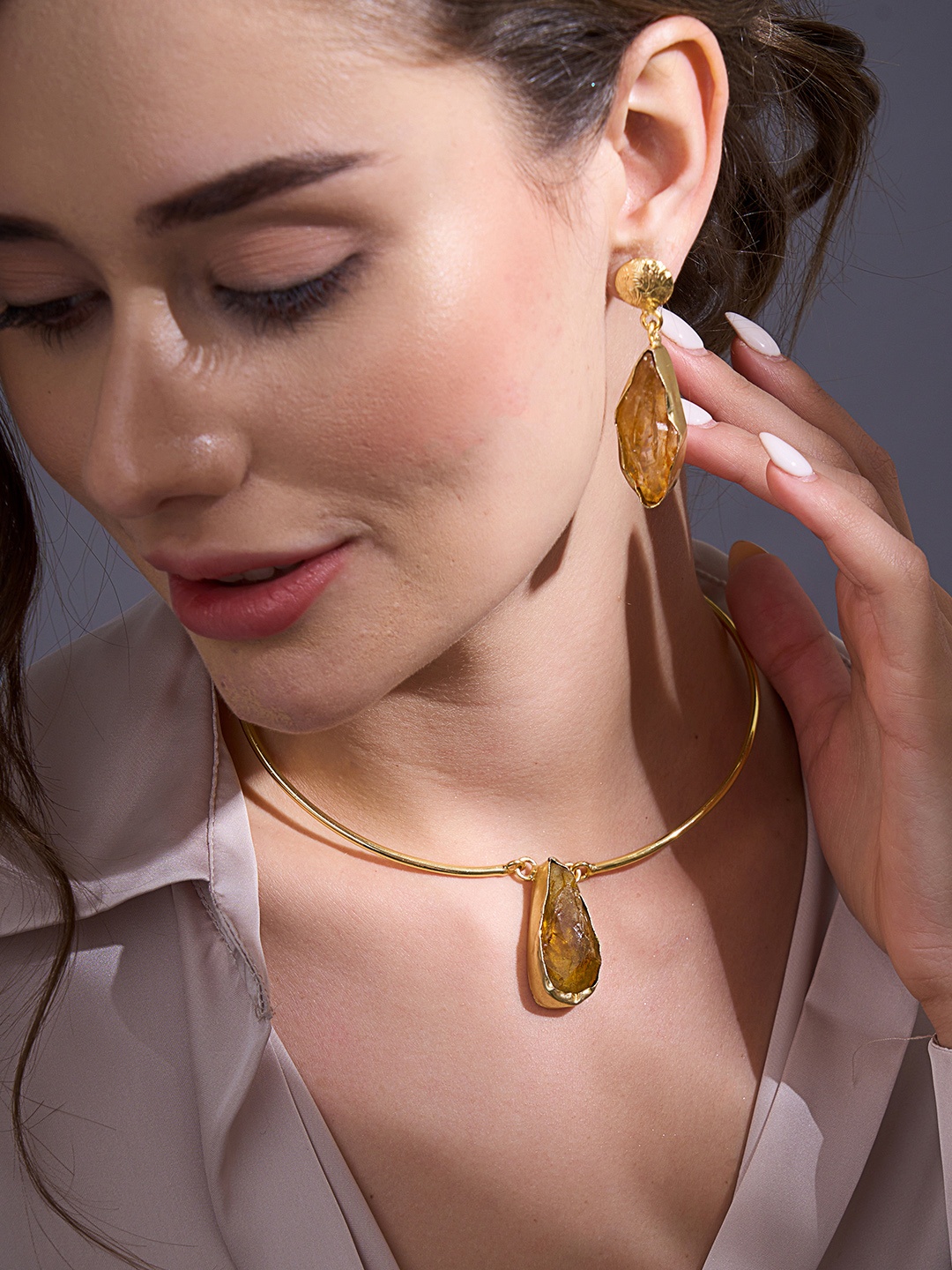 

Niska Gold-Plated Quartz-Studded Jewellery Set