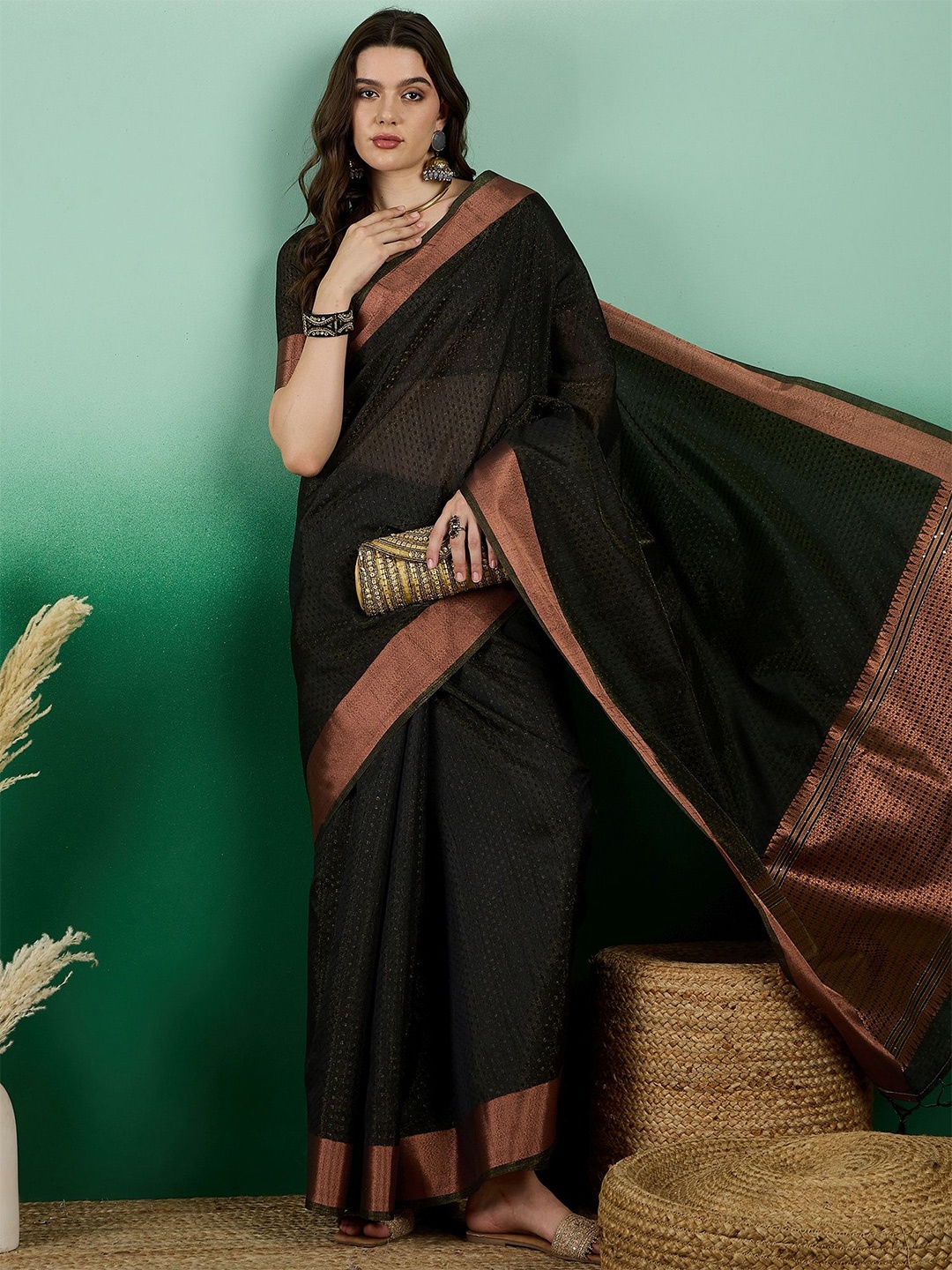 

MAHALASA MAHALASA Zari Woven Kanjeevaram Saree, Black