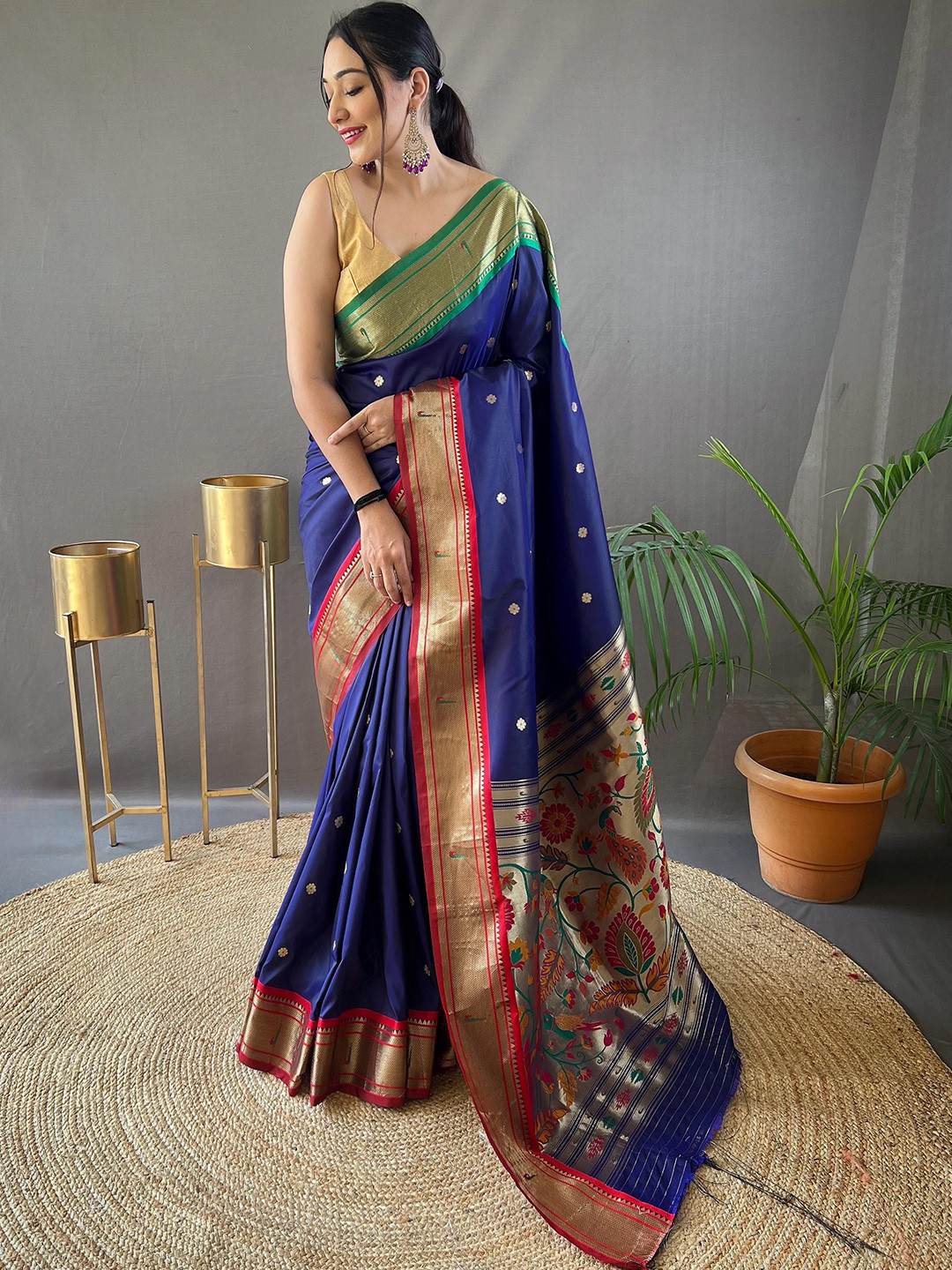 

HEER FASHION Zari Woven Paithani Saree, Navy blue