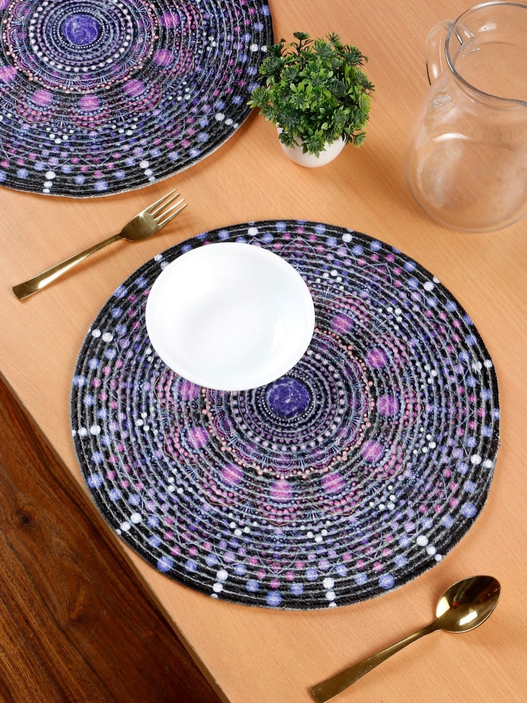 

SOKNACK Violet & Black Cotton Printed Round Table Placemat
