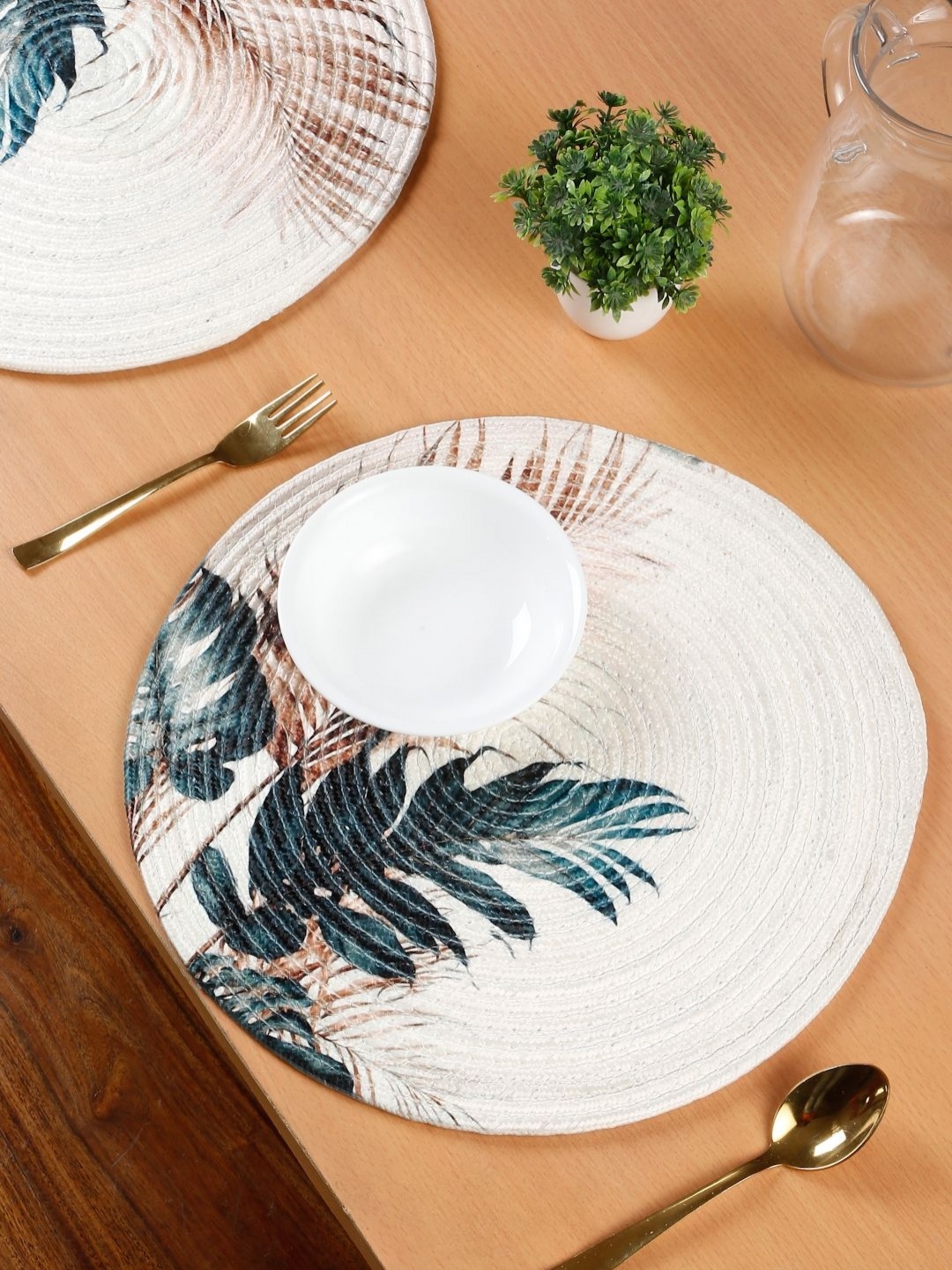 

SOKNACK White & Green Floral Printed Round Cotton Table Placemat