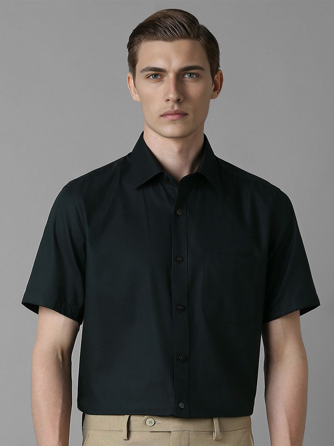 

Louis Philippe Men Spread Collar Solid Cotton Formal Shirt, Green