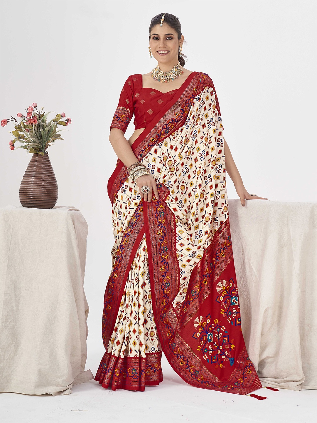 

Ethnielle Ethnic Motifs Zari Woven Patola Saree, Off white