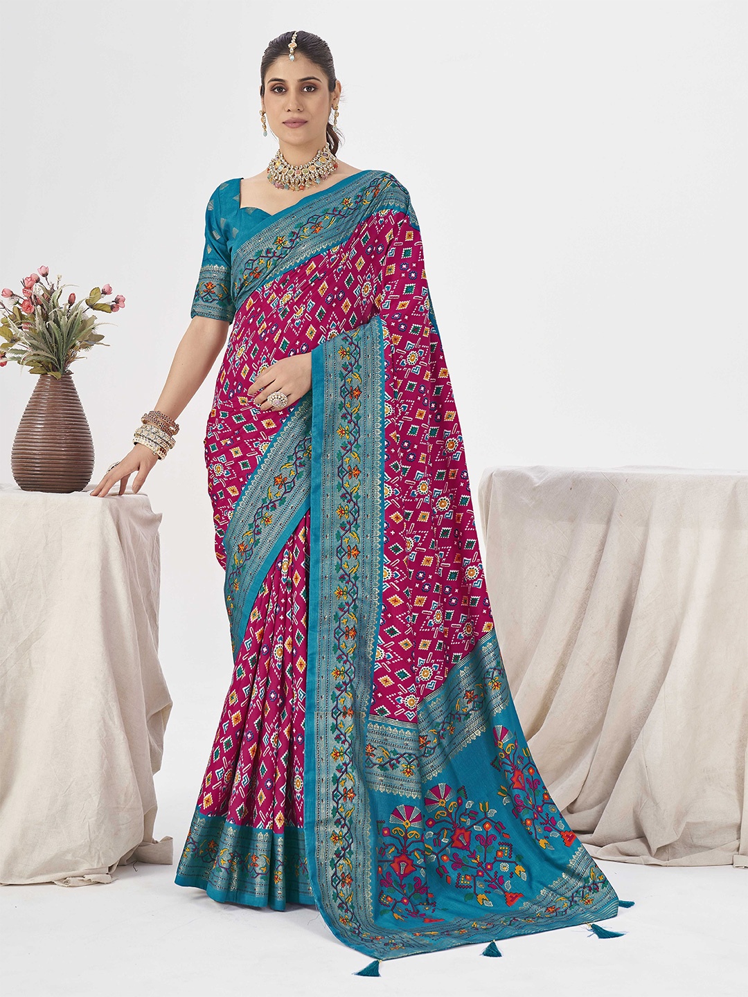 

Ethnielle Ethnic Motifs Zari Woven Patola Saree, Pink