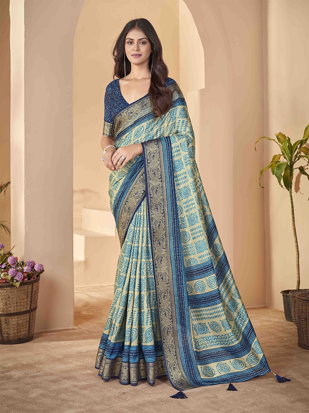 

Ethnielle Banarasi Woven Design Zari Velvet Block Print Saree, Blue