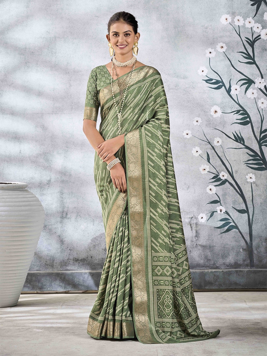 

Ethnielle Zari Block Print Saree, Green