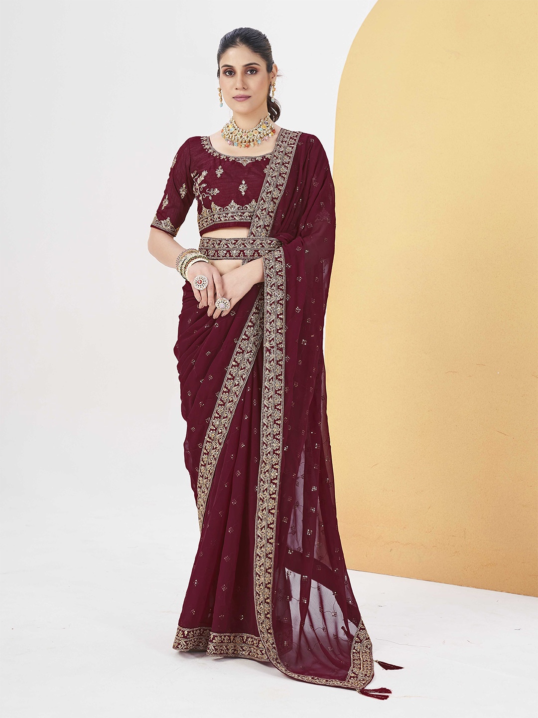 

Ethnielle Floral Embroidered Belted Saree, Maroon