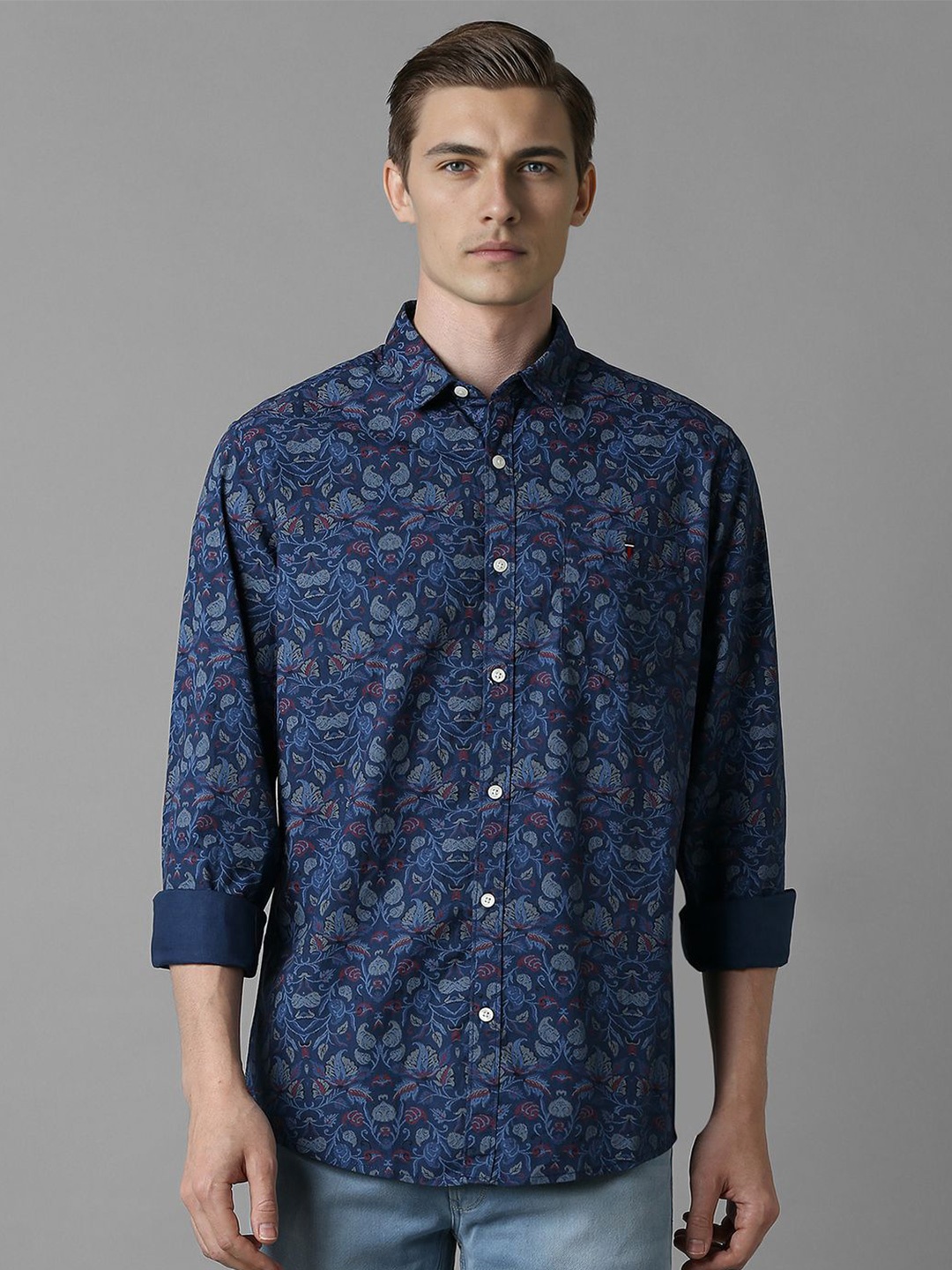 

Louis Philippe Jeans Men Spread Collar Floral Printed Slim Fit Casual Shirt, Navy blue