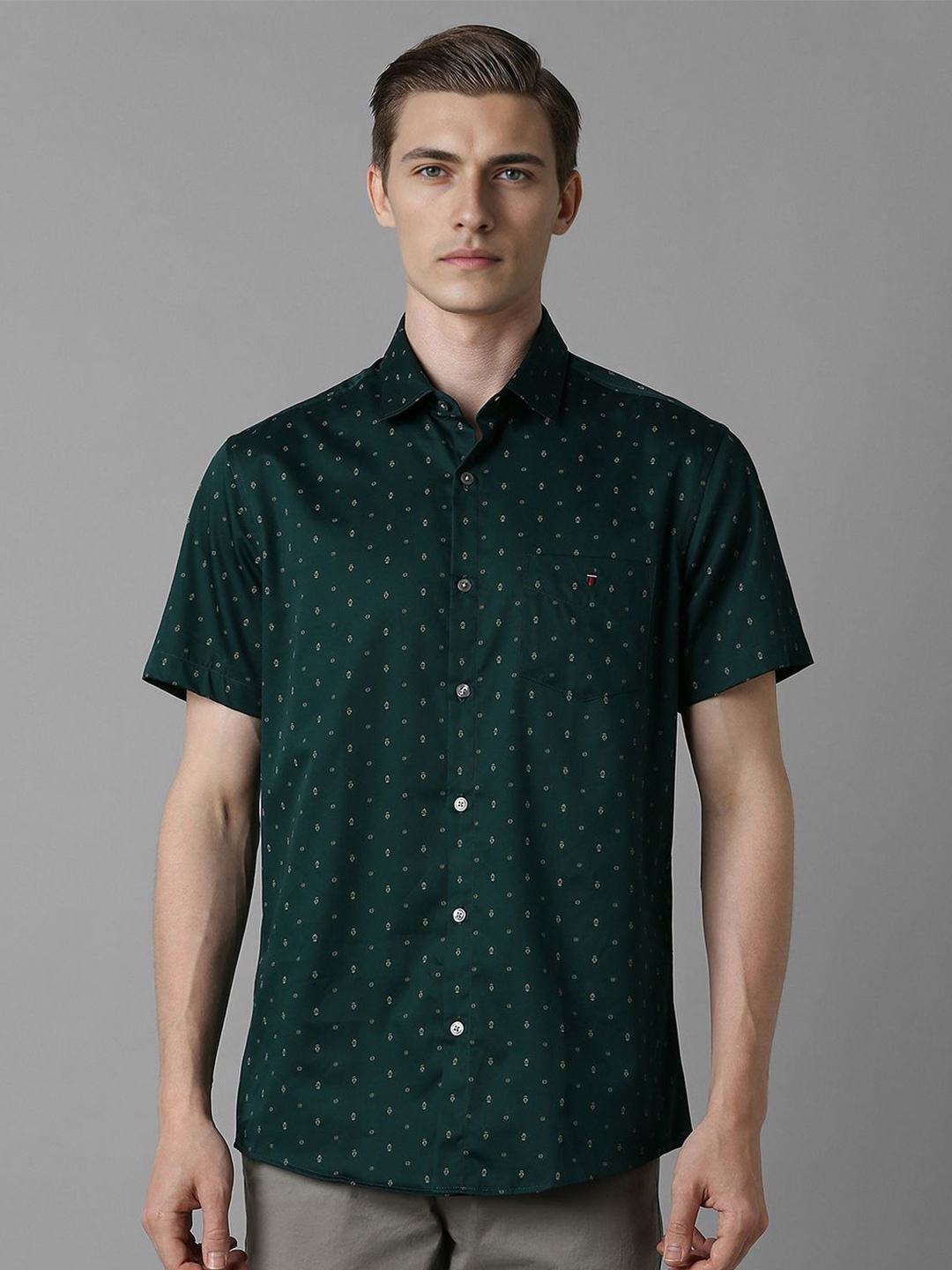 

Louis Philippe Sport Men Slim Fit Opaque Printed Casual Shirt, Green