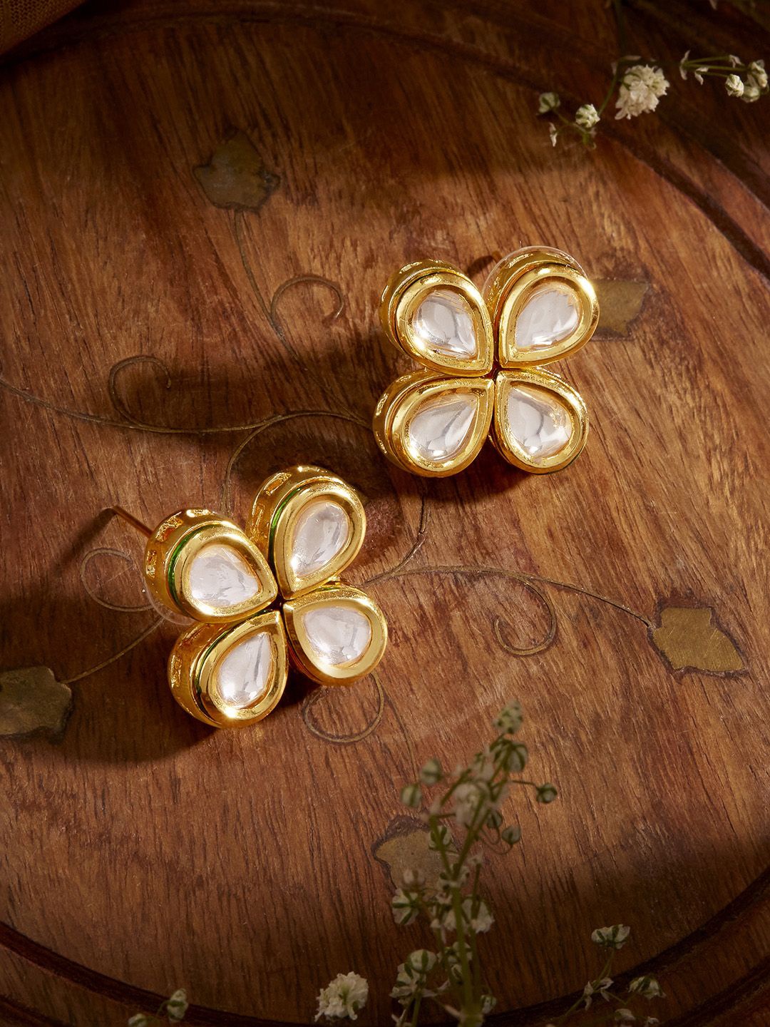 

Priyaasi Gold-Plated Kundan Studded Studs Earrings