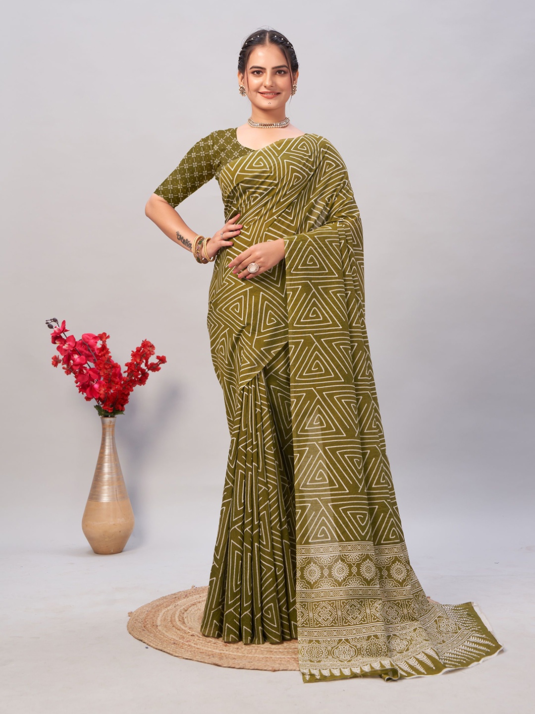 

Mitera Geometric Pure Cotton Saree with Blouse, Green
