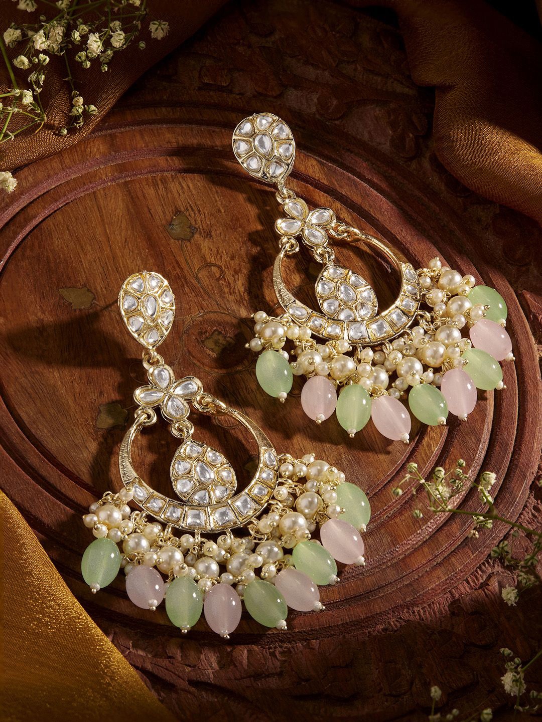 

Priyaasi Gold-Plated Kundan Studded Contemporary Chandbalis