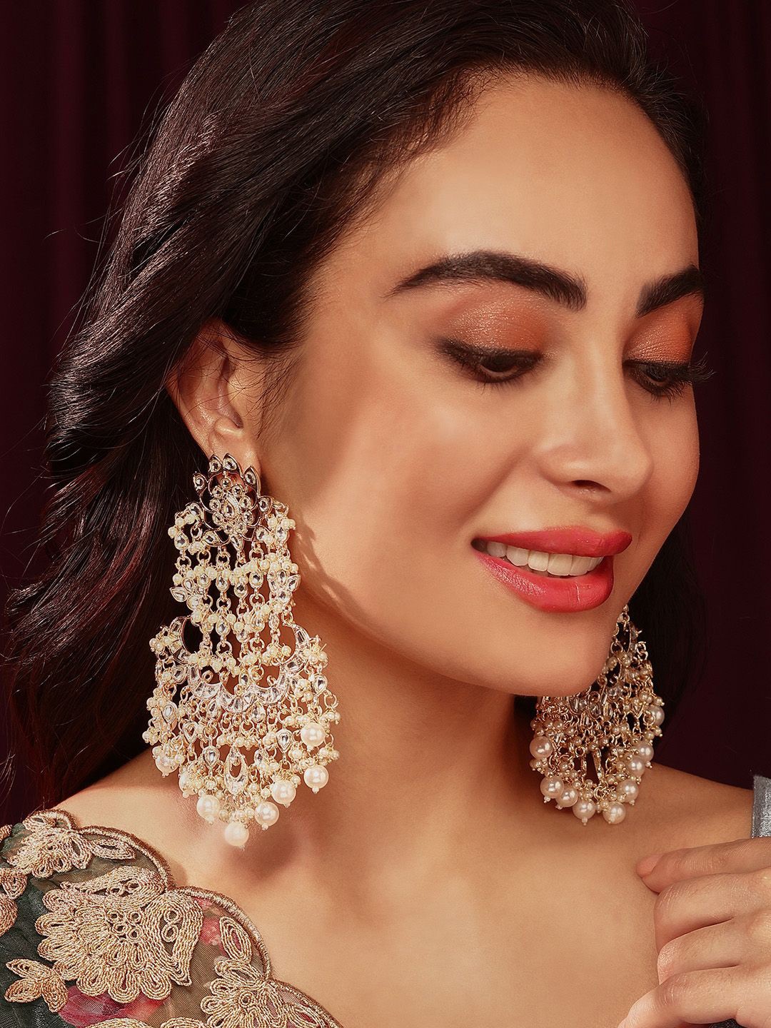 

Priyaasi Gold-Plated Kundan Studded Contemporary Chandbalis