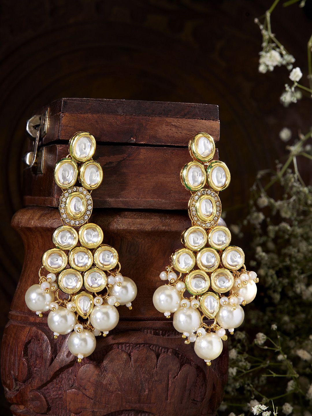 

Priyaasi Gold-Plated Kundan Studded & Pearls Beaded Drop Earrings