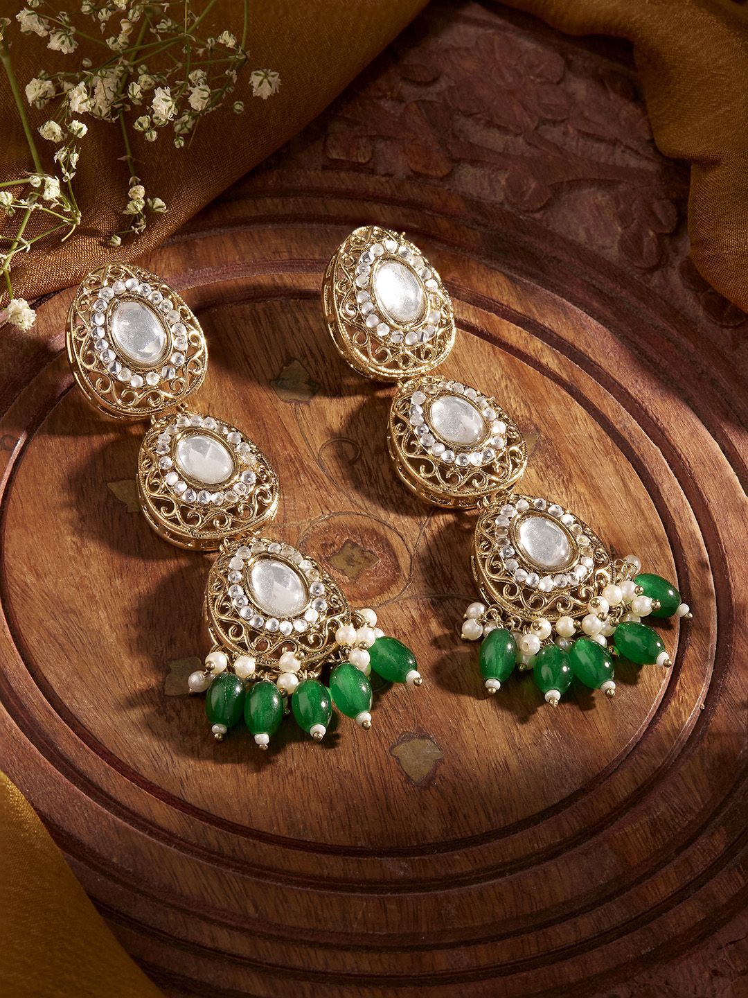 

Priyaasi Gold-Plated Kundan Studded & Pearls Beaded Drop Earrings