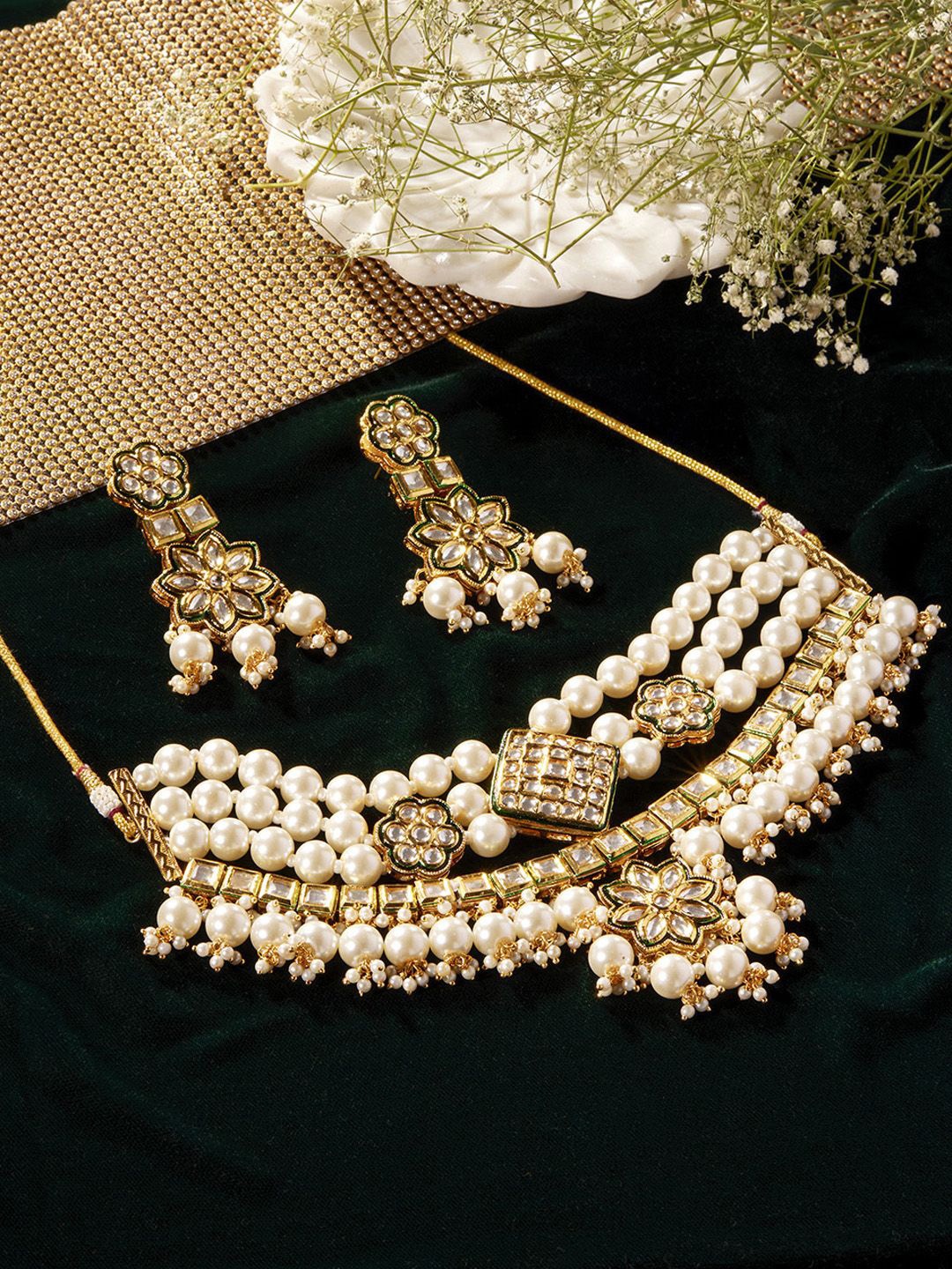 

Priyaasi Gold Plated Kundan Stone Studded & Beaded Jewellery Set