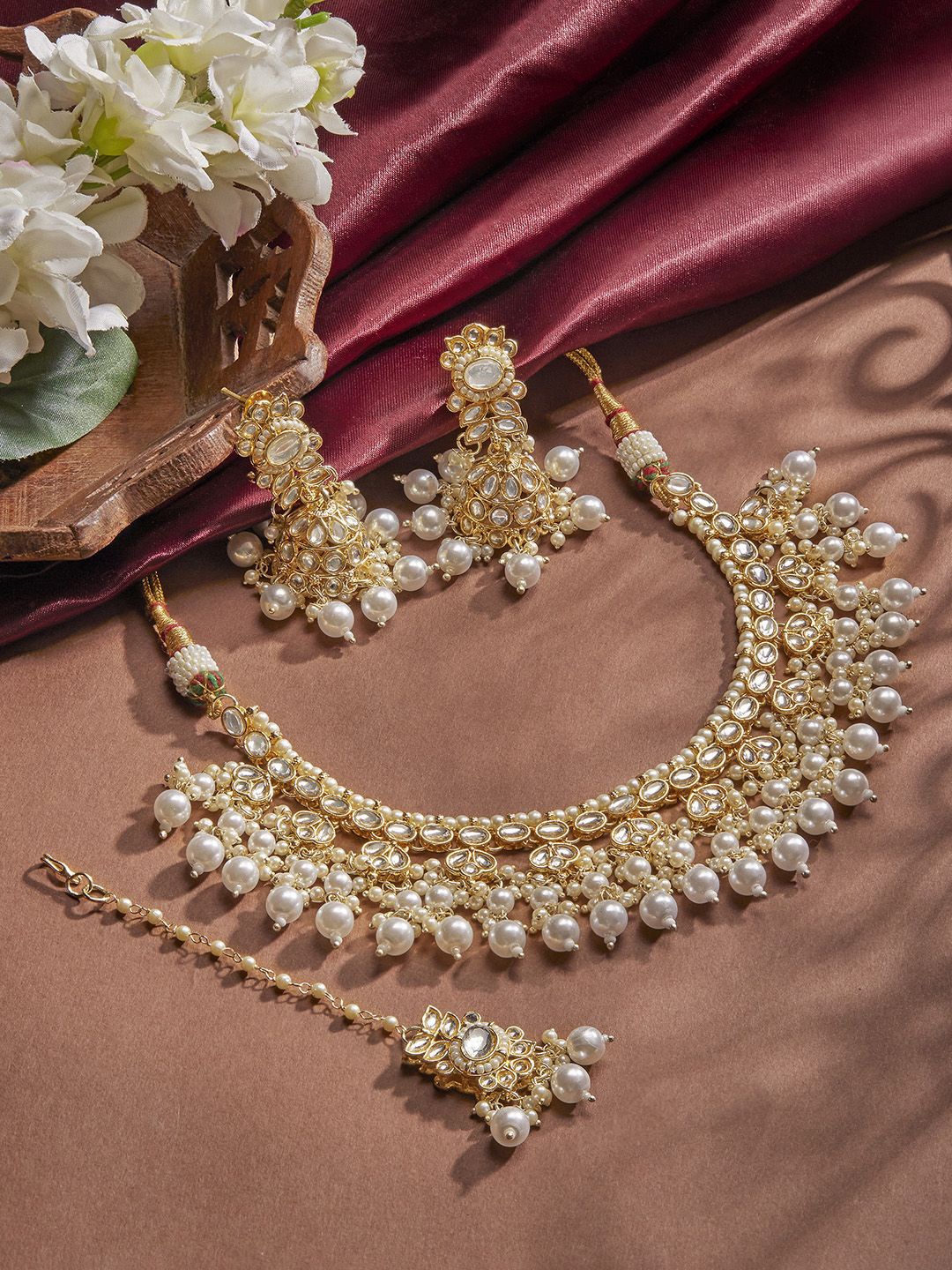 

Priyaasi Gold-Plated Kundan Studded & Pearl Beaded Jewellery Set
