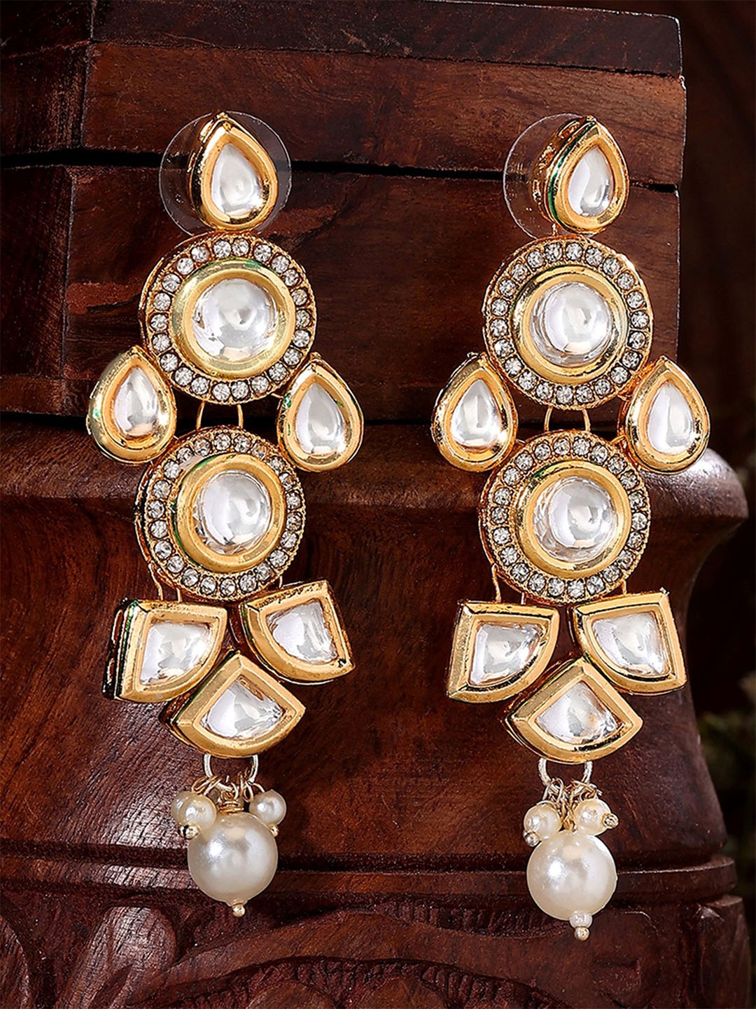 

Priyaasi Gold-Plated Kundan Studded & Pearls Beaded Drop Earrings