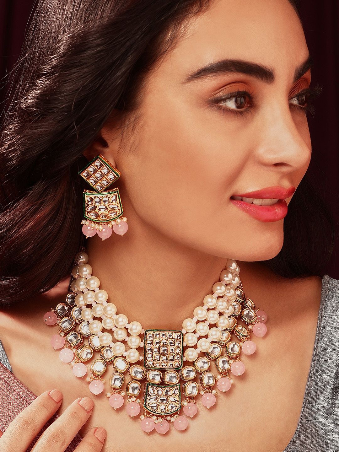 

Priyaasi Gold-Plated Kundan-Studded & Beaded Jewellery Set