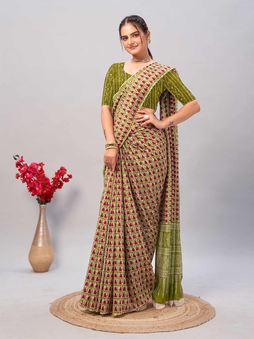 

KALINI Ajrak Print Pure Cotton Saree, Green
