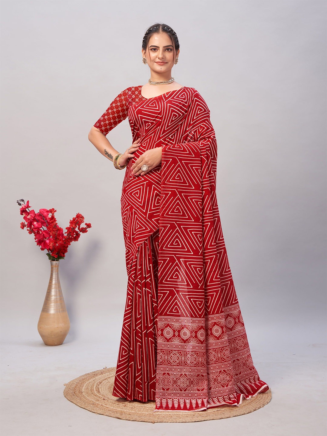 

KALINI Geometric Pure Cotton Saree, Red