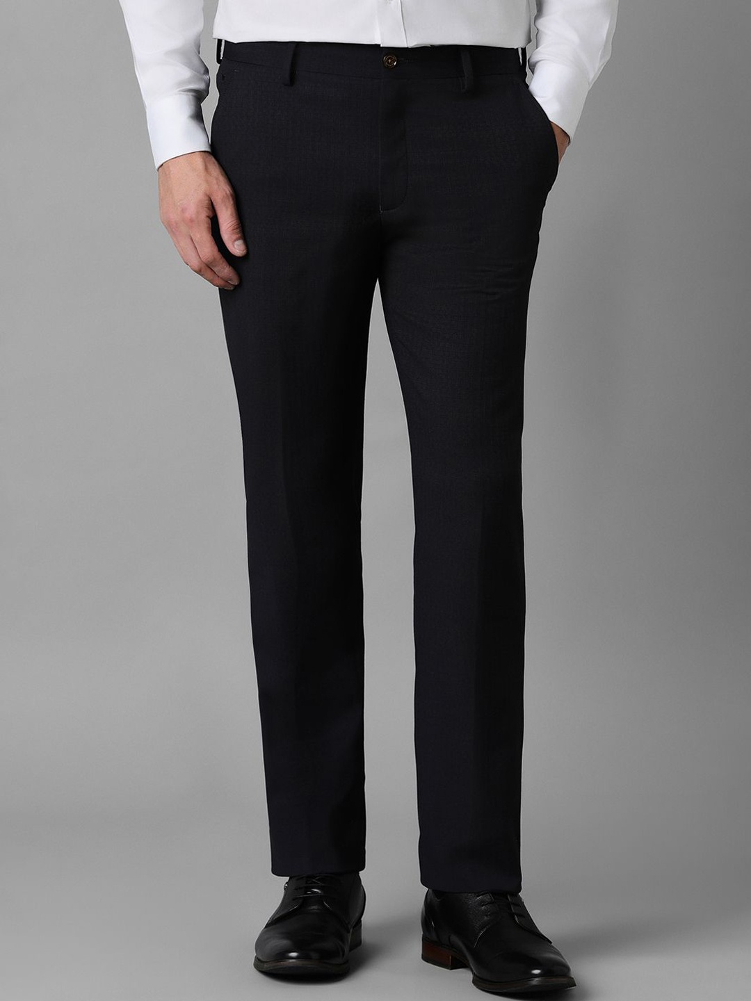 

Louis Philippe Men Slim Fit Formal Trousers, Black