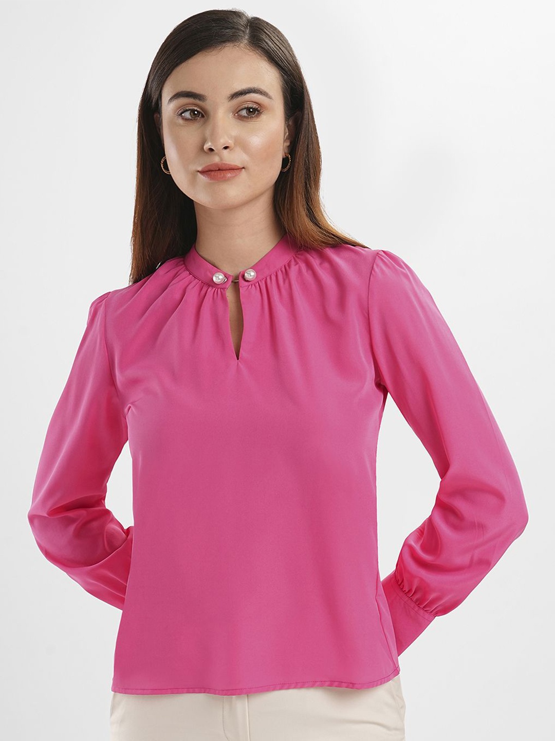 

Bombay High Keyhole Neck Crepe Top, Pink