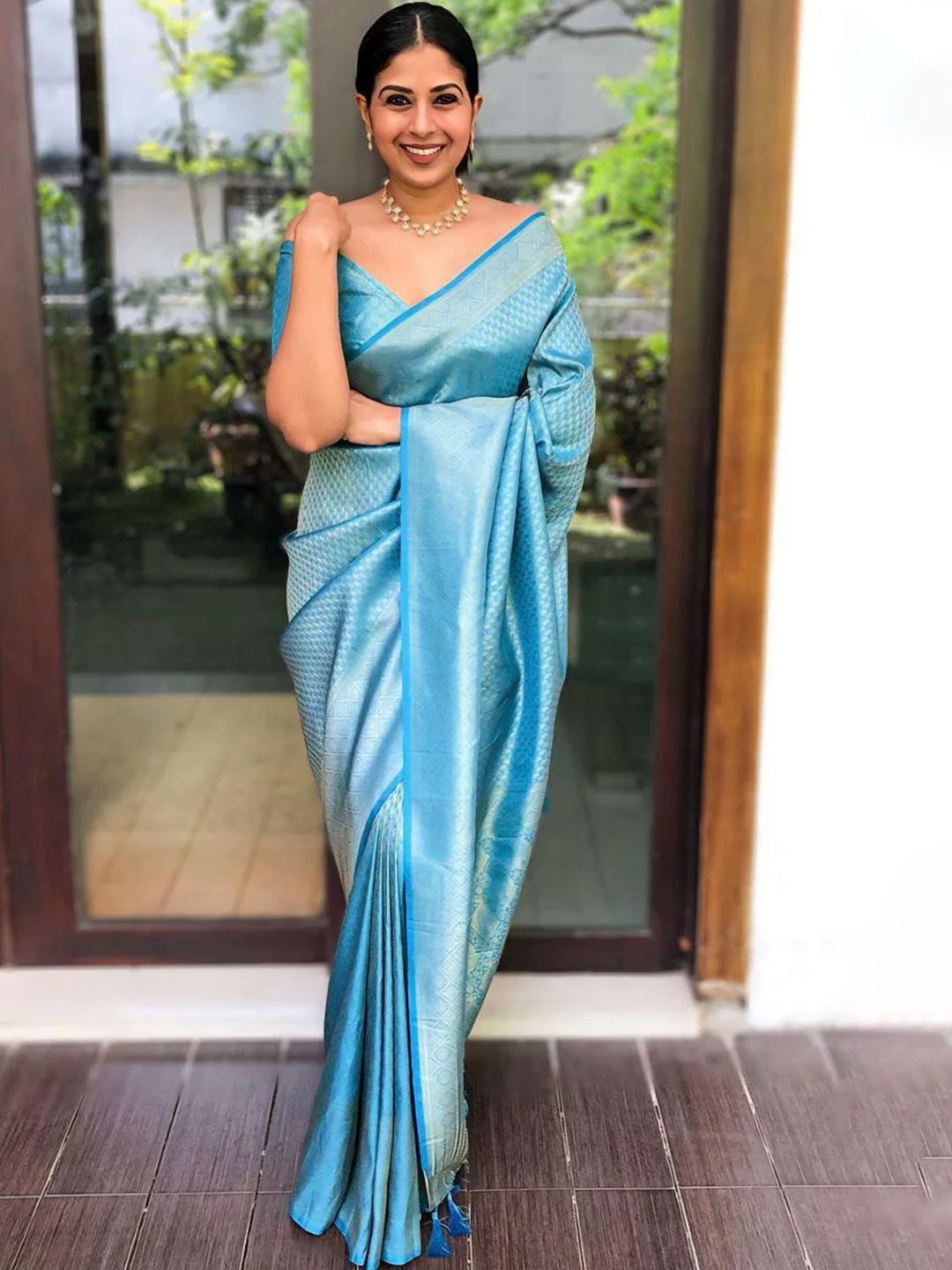 

Visit Wear Woven Design Zari Pure Silk Kanjeevaram Saree, Blue