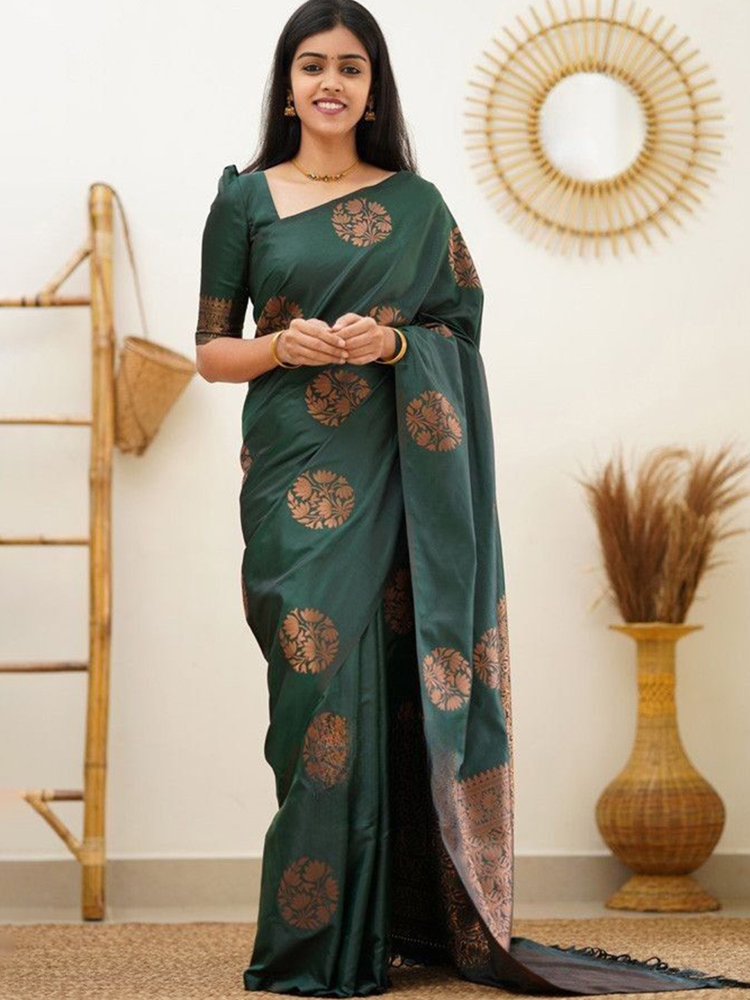 

Visit Wear Ethnic Motifs Zari Woven Pure Silk Kanjeevaram Saree, Green