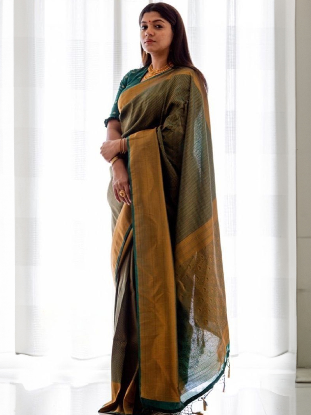 

Visit Wear Woven Design Zari Pure Silk Kanjeevaram Saree, Green