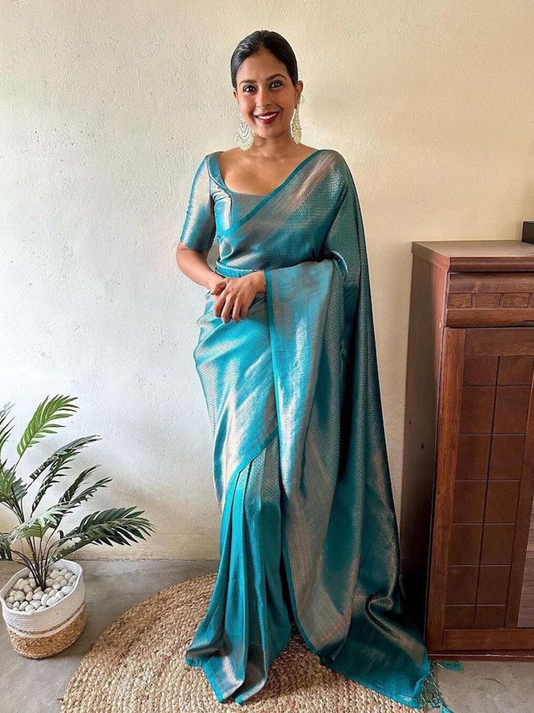 

Visit Wear Woven Design Zari Pure Silk Kanjeevaram Saree, Blue