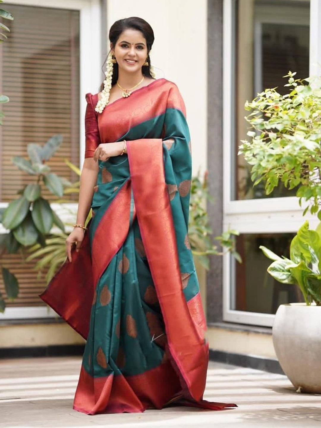 

Visit Wear Woven Design Zari Pure Silk Kanjeevaram Saree, Green