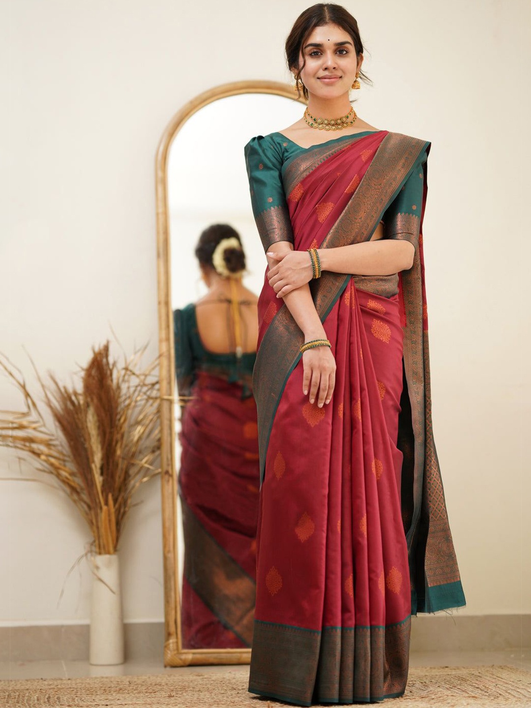 

Visit Wear Woven Design Zari Pure Silk Kanjeevaram Saree, Red