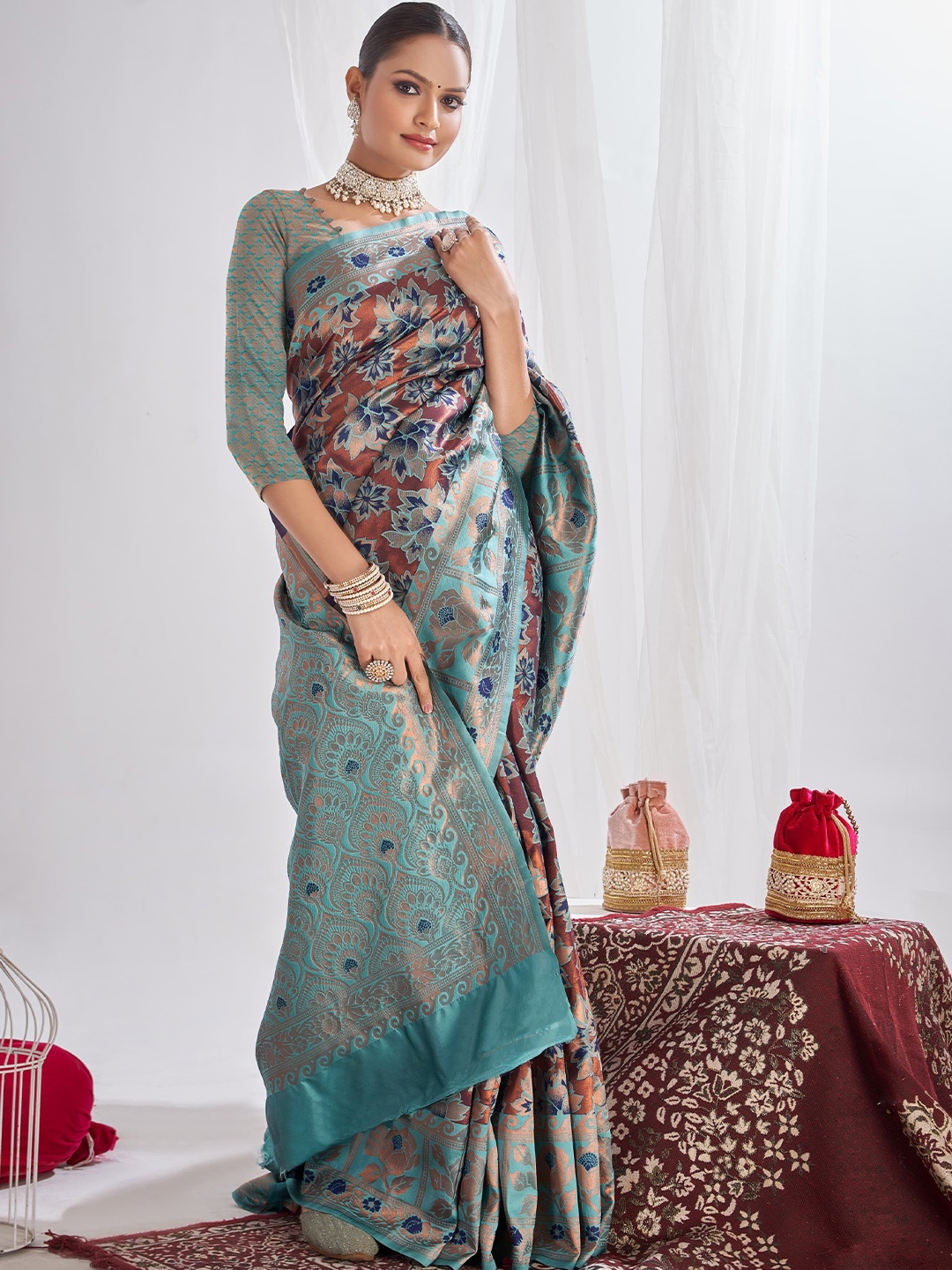 

Visit Wear Woven Design Zari Pure Silk Kanjeevaram Saree, Blue