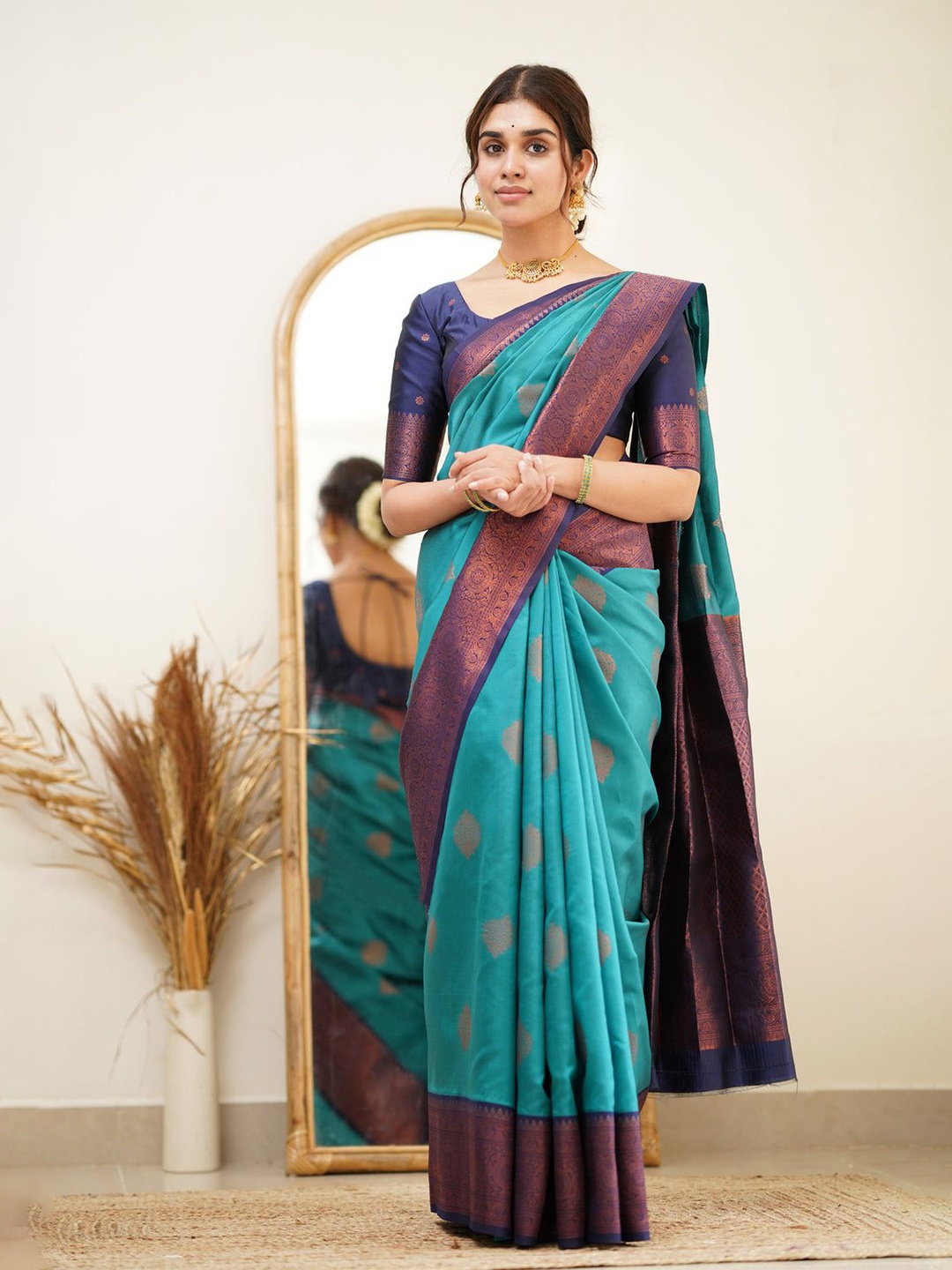 

Visit Wear Ethnic Motif Zari Woven Pure Silk Kanjeevaram Saree, Turquoise blue