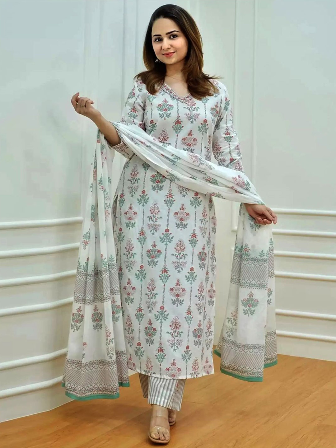 

7Threads Ethnic Motifs Printed Straight Kurta with Trousers & Dupatta, White