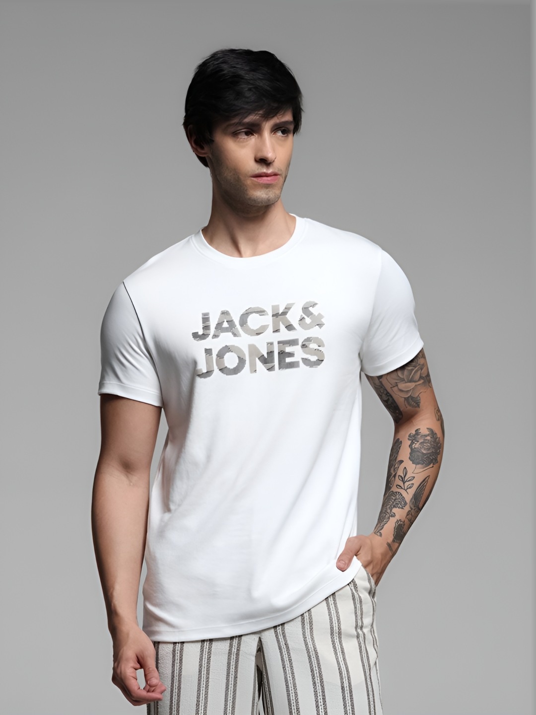 

Jack & Jones Men Printed Round Neck Cotton Slim Fit Tshirt, White