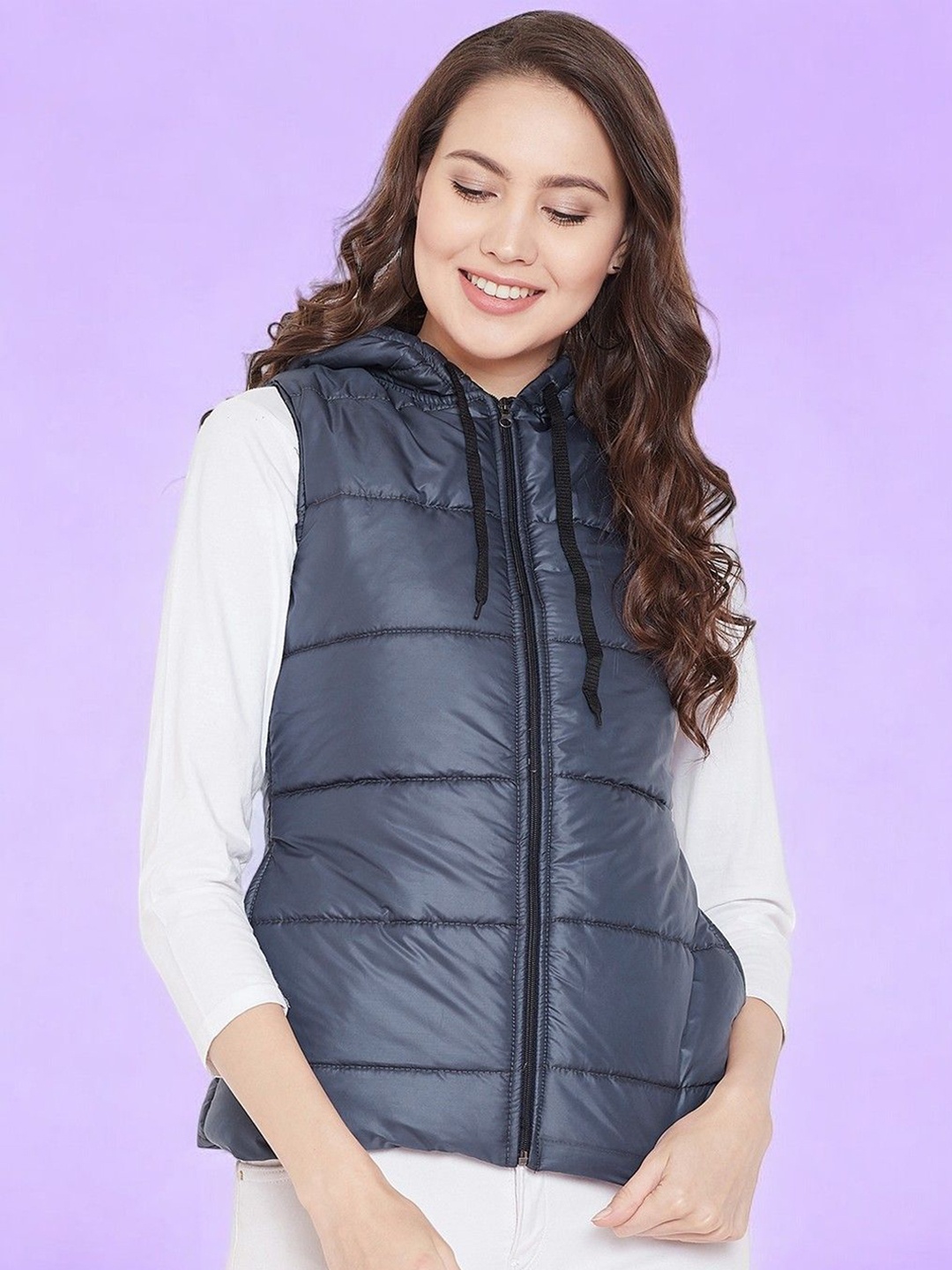 

BAESD Women Washed Colourblocked Lightweight Crop Padded Jacket, Navy blue