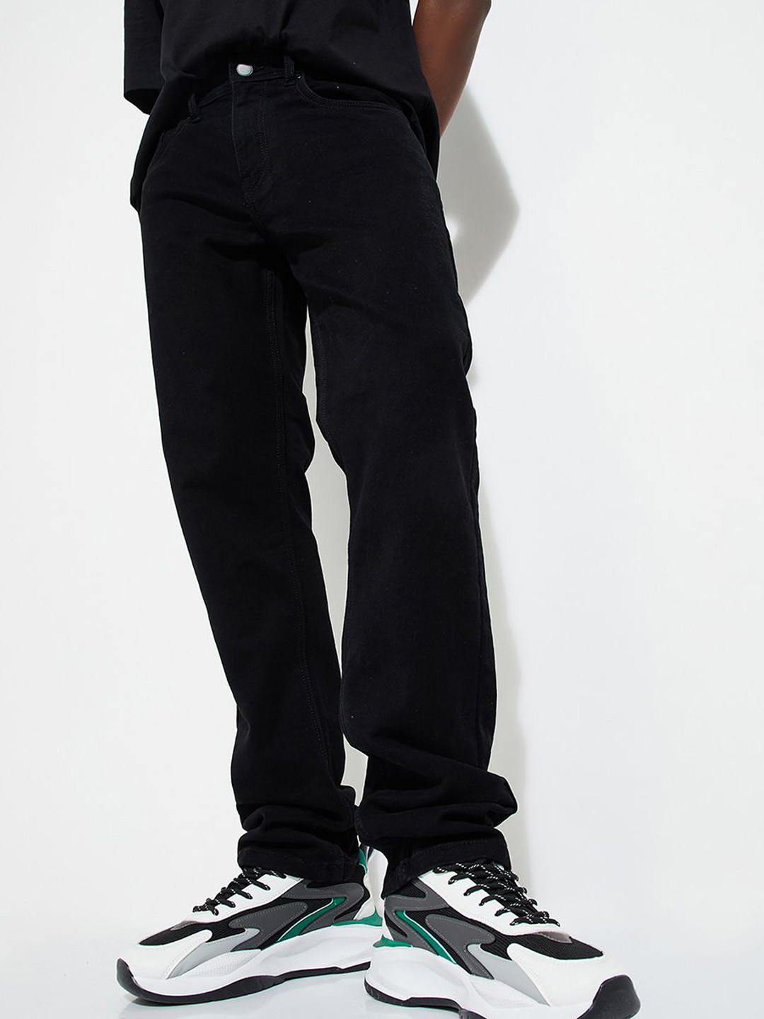 

max URB_N Men Regular Fit Solid Jeans, Black