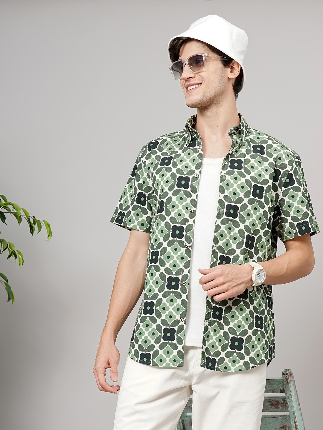 

HANDRWN Men Custom Floral Opaque Printed Casual Shirt, Green