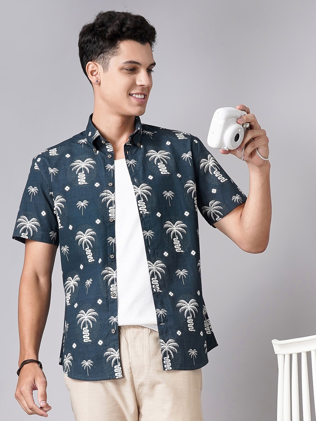 

HANDRWN Men Custom Floral Opaque Printed Casual Shirt, Grey
