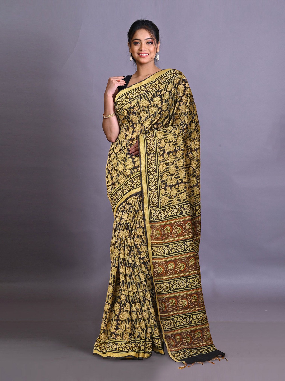 

Unnati Silks Ethnic Motif Zari Woven Bagru Saree, Black