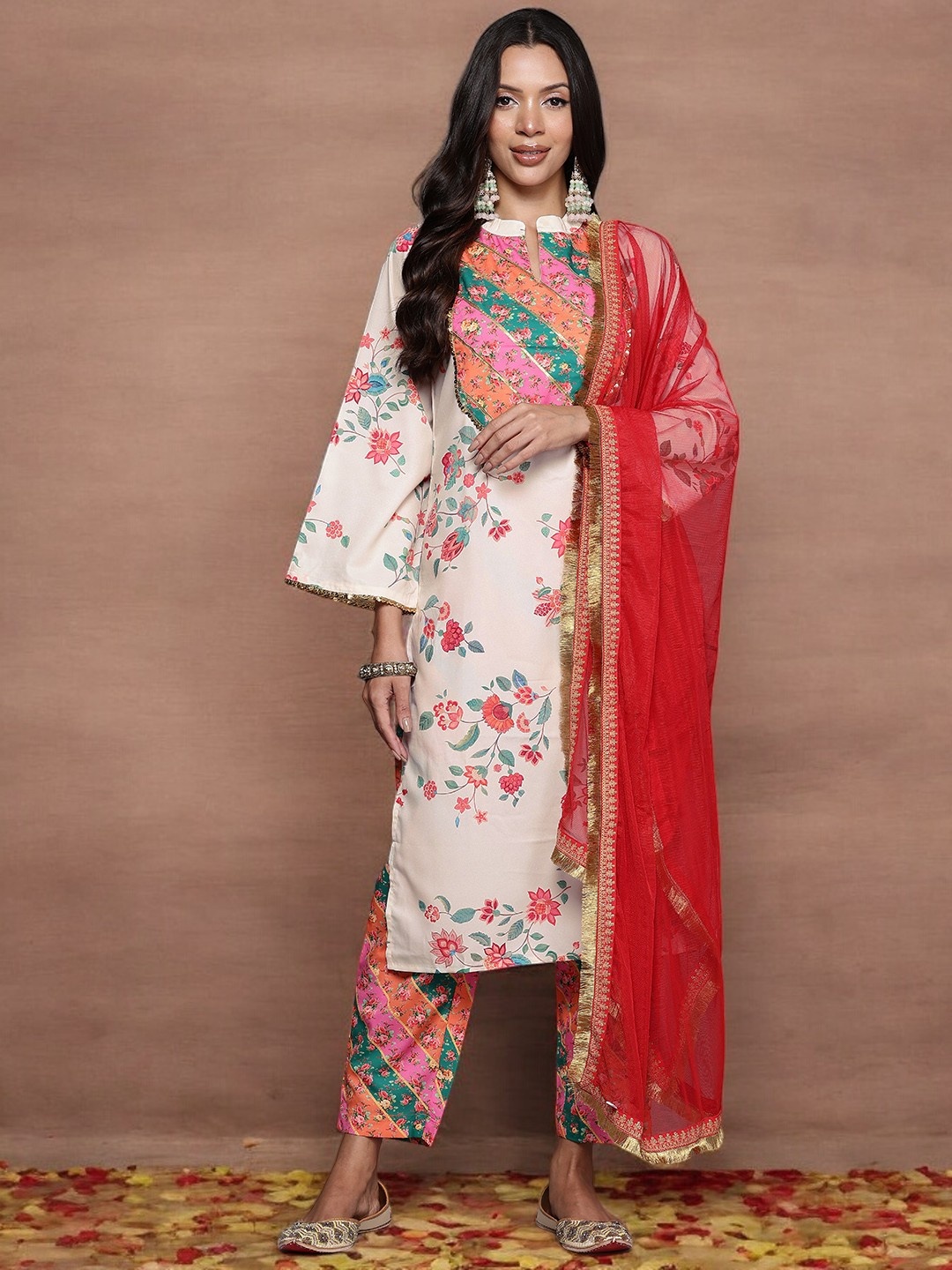 

Ahalyaa Floral Printed Sequinned Kurta With Trousers & Dupatta, Off white