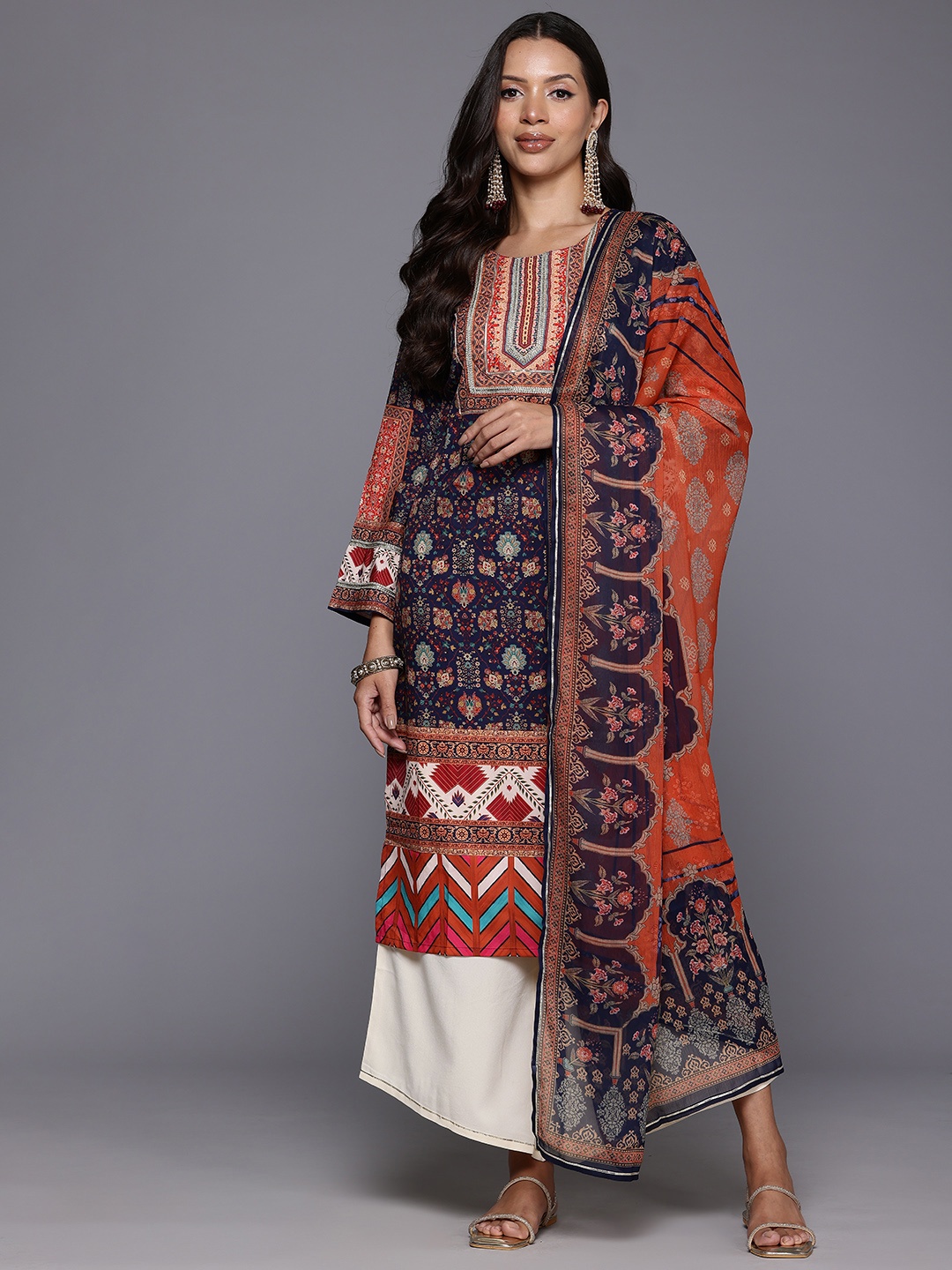 

Ahalyaa Ethnic Motifs Printed Gotta Patti Kurta With Palazzos & Dupatta, Navy blue