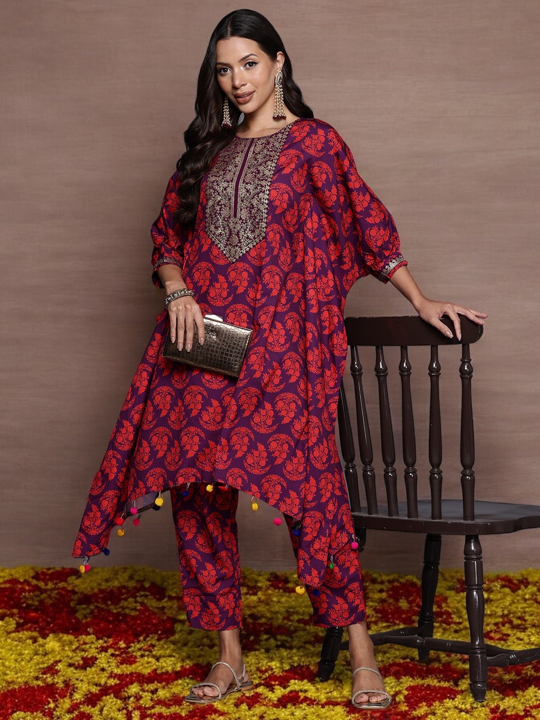 

Ahalyaa Floral Printed Kaftan Kurta With Trousers, Purple