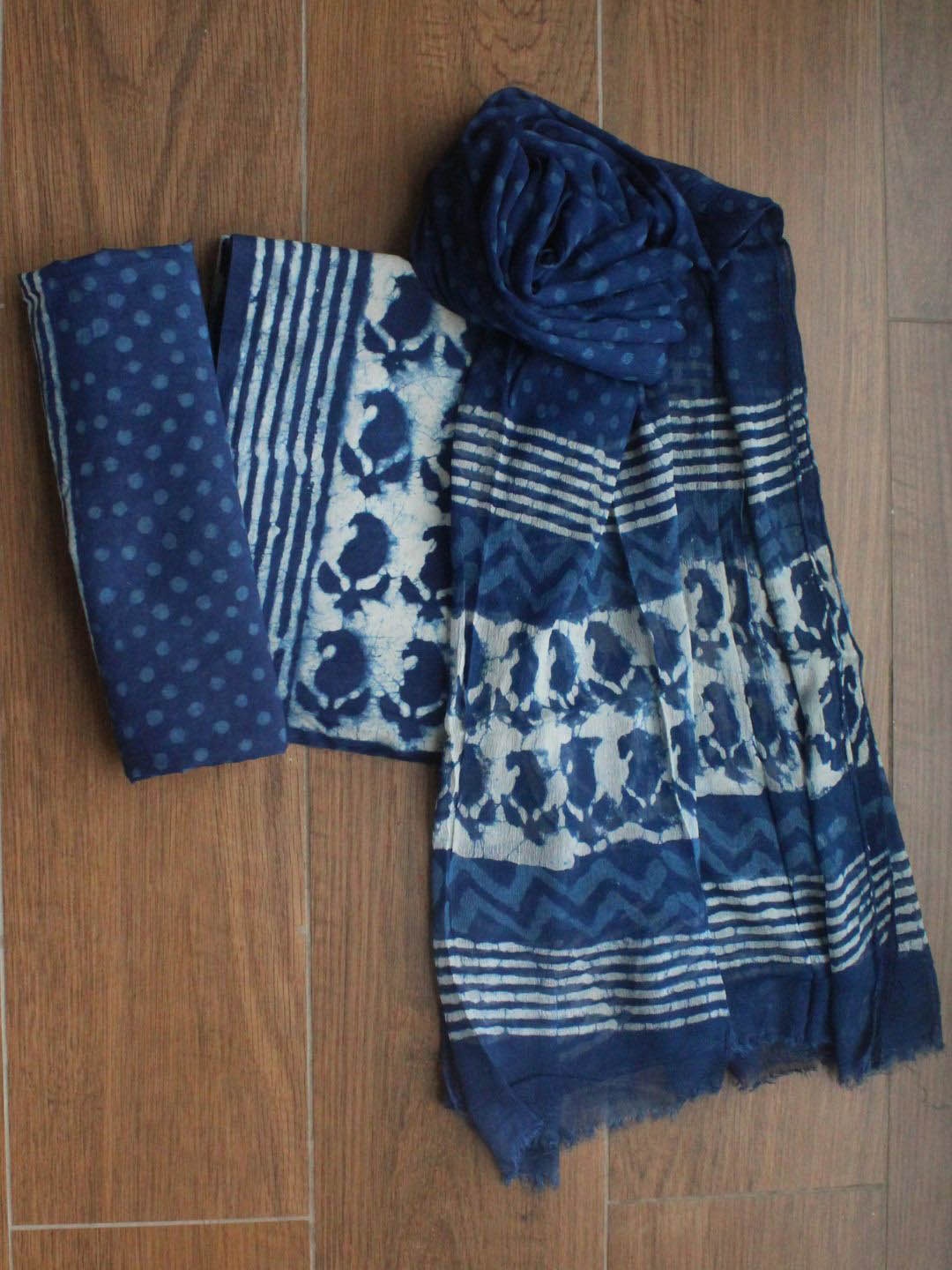 

Weaves of Tradition Ethnic Motifs Block Printed Pure Cotton Unstitched Dress Material, Blue