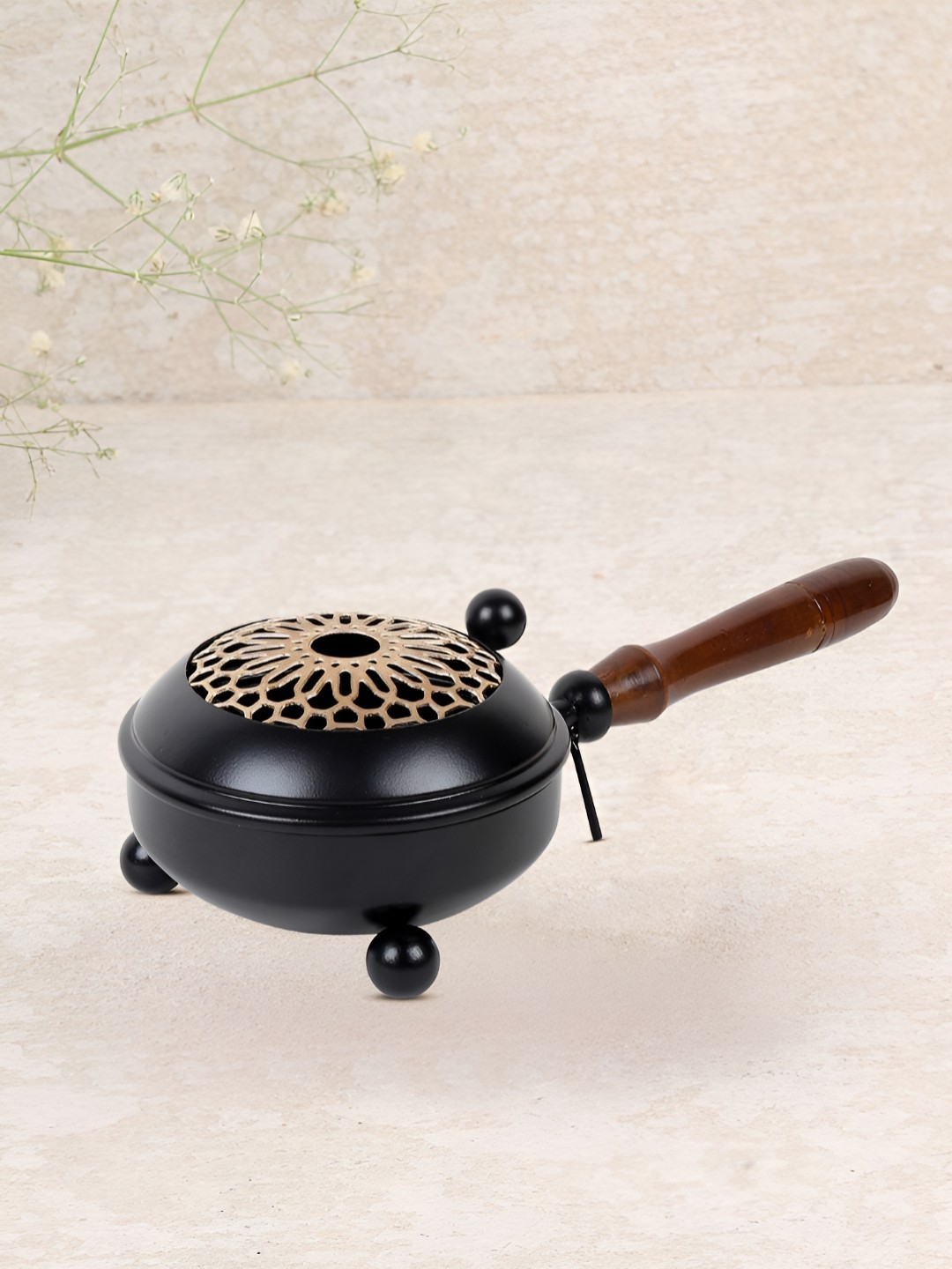 

DOKCHAN Black & Brown Textured Iron Incense Holder